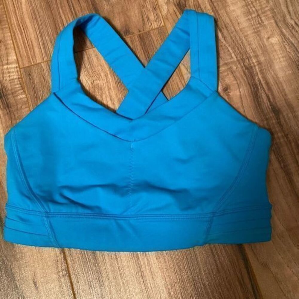 ⭐️LULULEMON SPORTS BRA BLUE XS